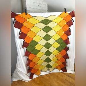 Vintage 70’s Hand Knit Fringe Scalloped Blanket